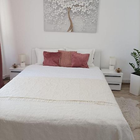 Soft Apartments Galati  Bagian luar foto