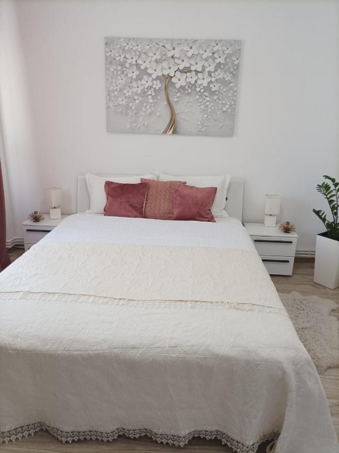 Soft Apartments Galati  Bagian luar foto